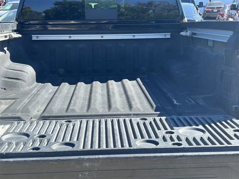 Used 2023 Nissan Frontier SV w/ SV Convenience Package image 12