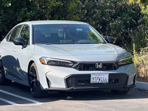 Used 2025 Honda Civic Sport image 2