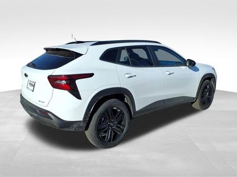New 2026 Chevrolet Trax ACTIV FWD image 3