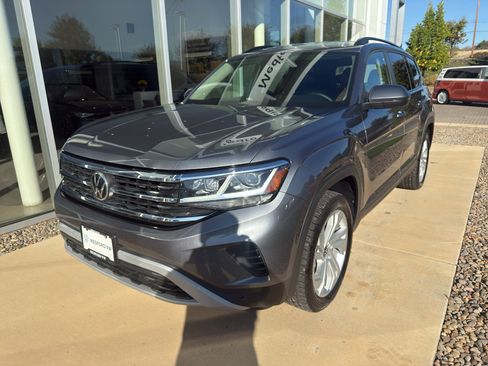 Used 2022 Volkswagen Atlas SE image 1