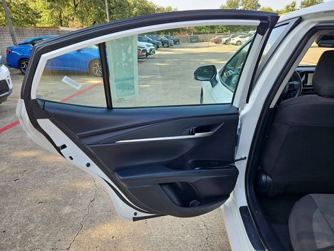 Used 2025 Toyota Camry LE FWD image 27