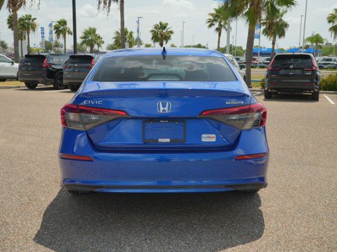Used 2023 Honda Civic Touring image 6
