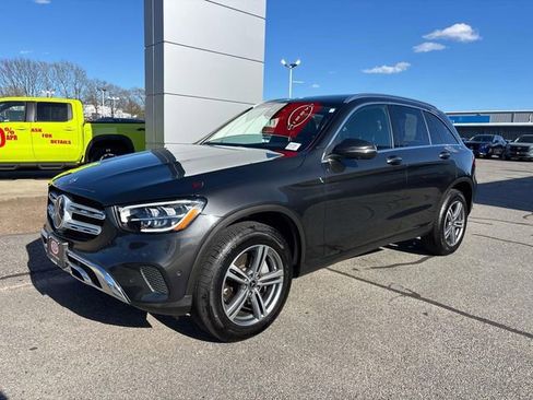 Used 2021 Mercedes-Benz GLC 300 4MATIC image 1