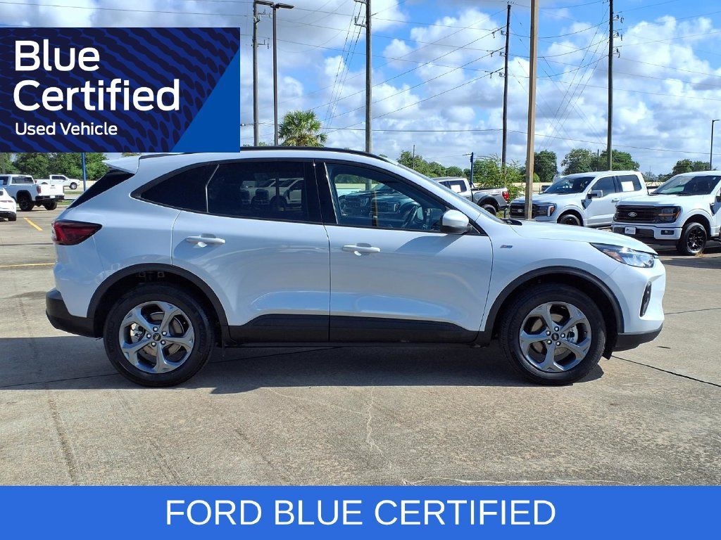 Certified 2025 Ford Escape ST-Line Select AWD/4WD image 8