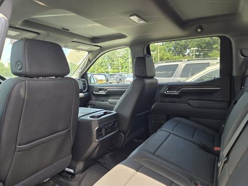 Used 2024 GMC Sierra 1500 SLT AWD/4WD image 6