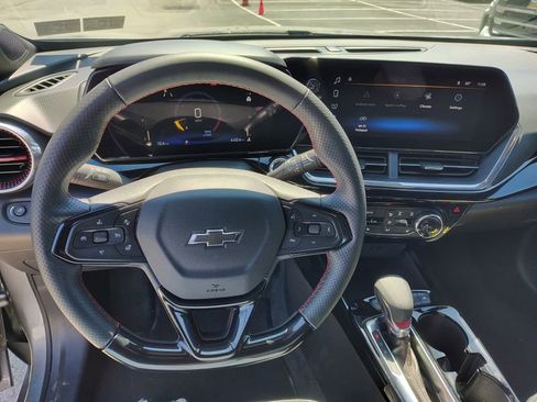 Used 2025 Chevrolet Trax RS w/ Driver Confidence Package FWD image 11