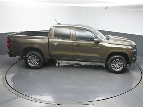 Used 2024 Chevrolet Colorado LT w/ LT Convenience Package III image 46