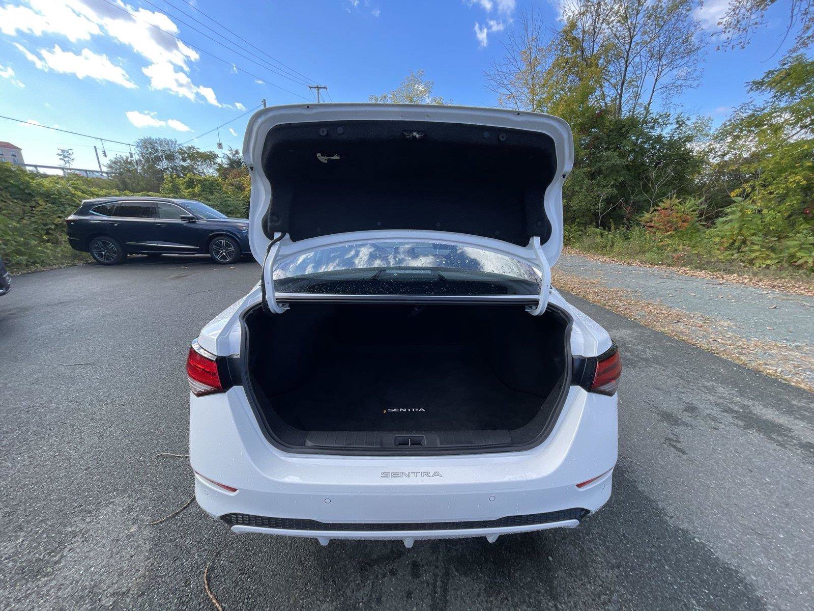 Used 2022 Nissan Sentra SV FWD image 22