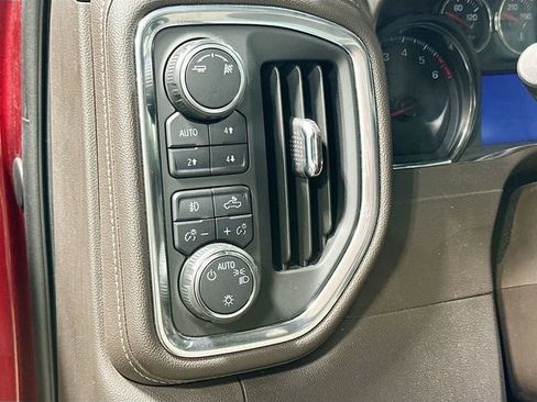 Used 2019 Chevrolet Silverado 1500 RST w/ Z71 Off-Road Package AWD/4WD image 12