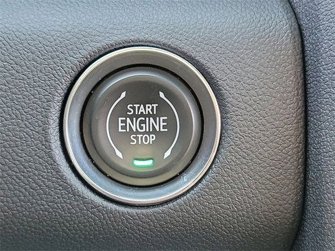 Used 2025 GMC Acadia Elevation image 14