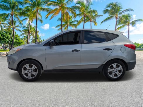 Used 2011 Hyundai Tucson GL image 6