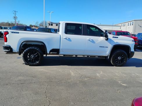 Used 2025 Chevrolet Silverado 2500 LT w/ Trail Boss Package image 4