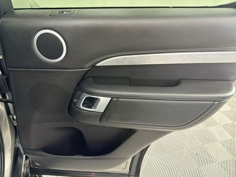 Used 2017 Land Rover Discovery First Edition AWD/4WD image 26