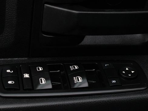 Used 2015 RAM 2500 Tradesman w/ Chrome Appearance Group image 19