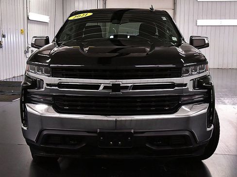 Used 2021 Chevrolet Silverado 1500 LT image 2