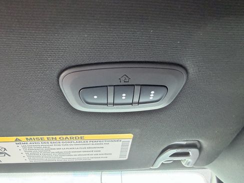 Used 2026 RAM 2500 Laramie AWD/4WD image 13