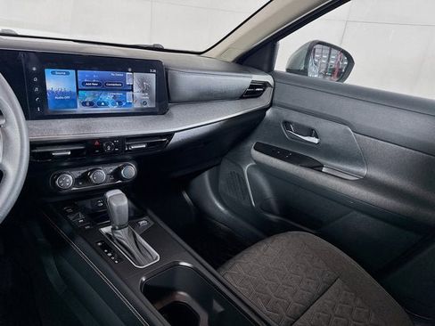 Certified 2025 Nissan Kicks SV AWD/4WD image 18