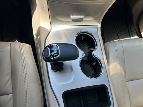 Used 2015 Jeep Grand Cherokee Limited image 14