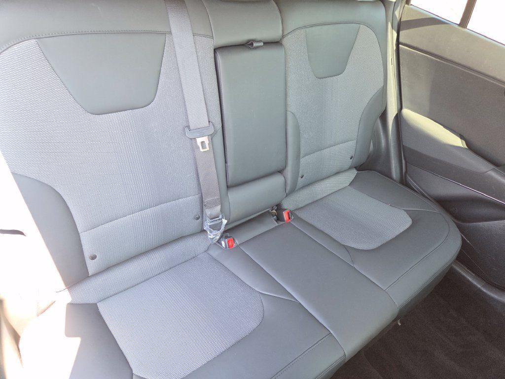 Used 2023 Kia Niro EX FWD image 29
