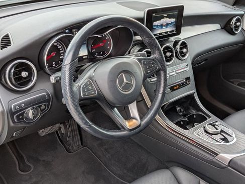 Used 2019 Mercedes-Benz GLC 300 image 4