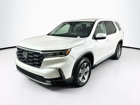 Used 2025 Honda Pilot EX-L image 3