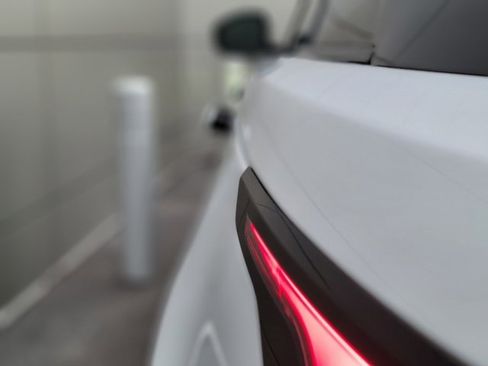 Used 2025 Land Rover Range Rover Velar Dynamic HSE image 49