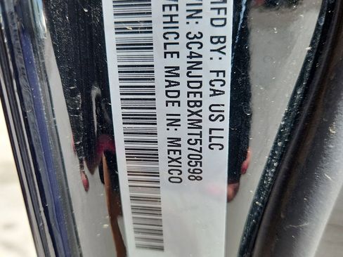 Used 2021 Jeep Compass 80th Special Edition AWD/4WD image 18