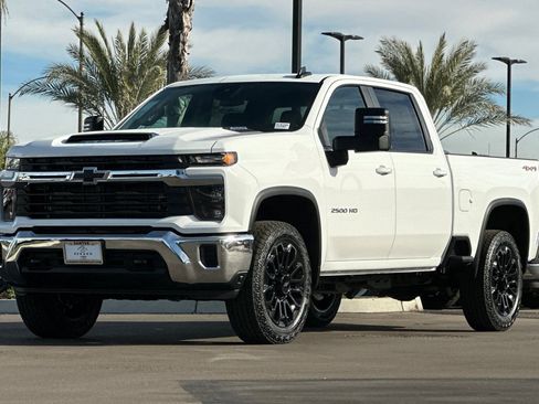 New 2026 Chevrolet Silverado 2500 LT image 8