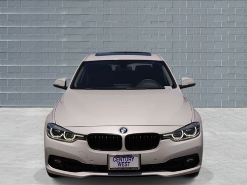 Used 2018 BMW 320i Sedan w/ Convenience Package RWD image 2