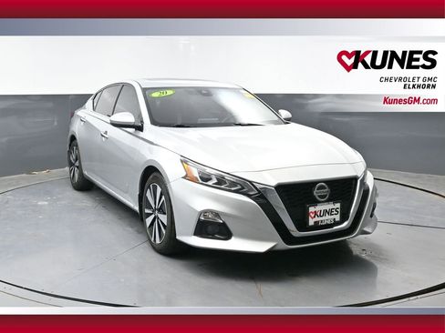 Used 2020 Nissan Altima 2.5 SV FWD image 1