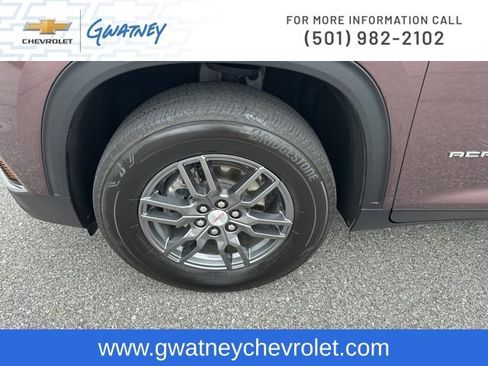 Used 2025 GMC Acadia Elevation image 9