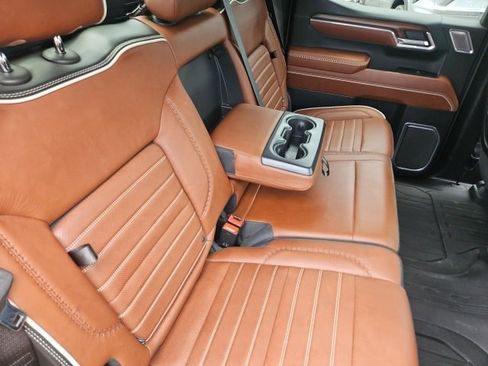 Used 2024 GMC Sierra 1500 Denali Ultimate image 17