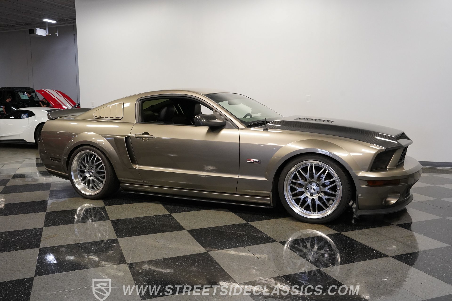Used 2005 Ford Mustang GT RWD image 16