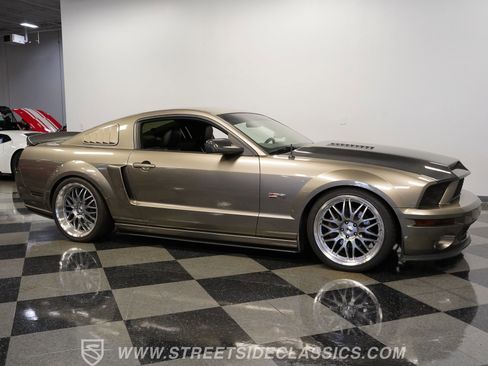 Used 2005 Ford Mustang GT RWD image 16