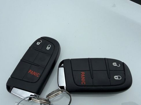 Used 2024 Jeep Compass Latitude image 29