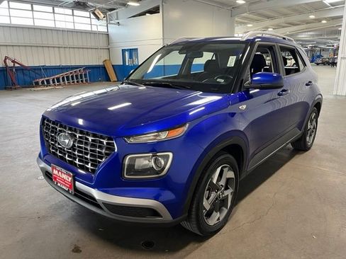 Used 2025 Hyundai Venue SEL FWD image 7