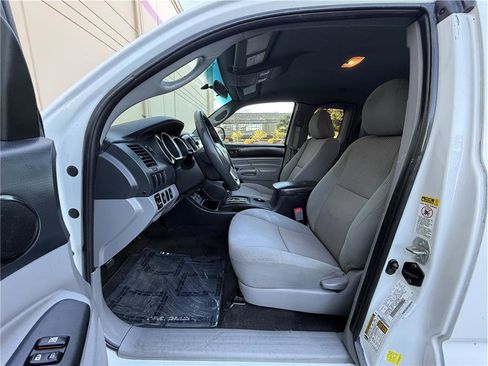 Used 2013 Toyota Tacoma 4x4 Access Cab w/ Convenience Pkg image 7