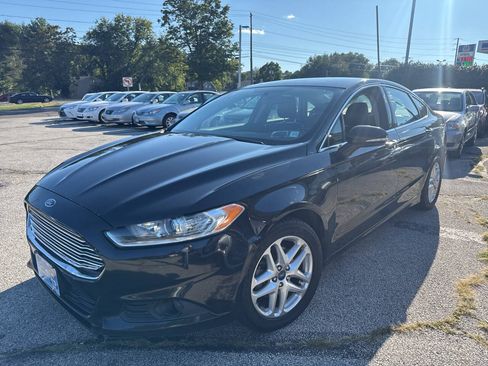 Used 2014 Ford Fusion SE w/ Equipment Group 202A FWD image 3