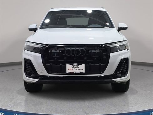 Certified 2025 Audi Q7 2.0T Premium Plus w/ Premium Plus Package image 3