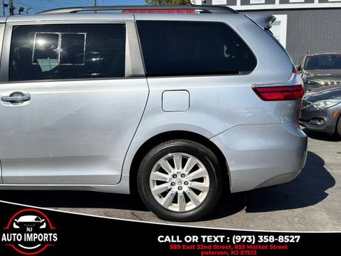 Used 2016 Toyota Sienna XLE Premium image 12