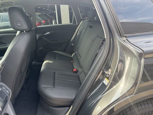 New 2025 Audi Q6 e-tron Premium image 14