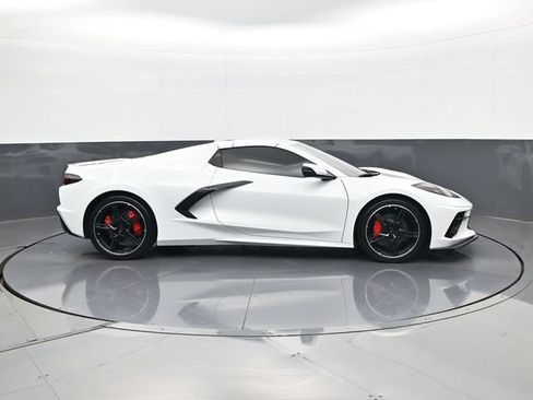 Used 2025 Chevrolet Corvette Stingray Preferred Conv w/ 2LT RWD image 4