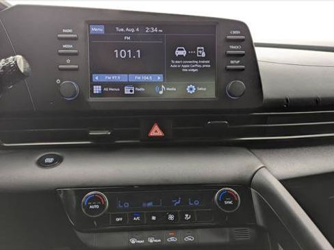 Used 2025 Hyundai Elantra Sport FWD image 27