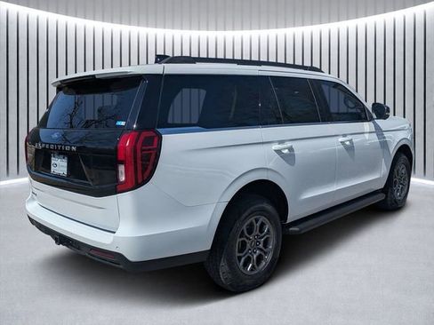 New 2026 Ford Expedition Active RWD image 3