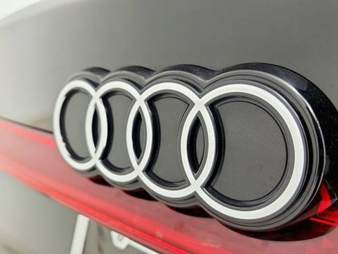 Used 2025 Audi A6 e-tron Premium Plus w/ Premium Plus RWD image 34