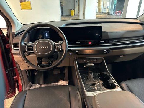 Used 2026 Kia Carnival FWD image 37