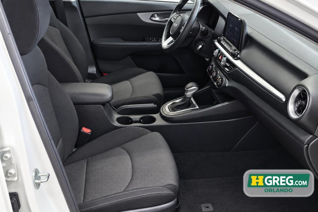 Used 2022 Kia Forte LXS w/ LXS Technology Package FWD image 11