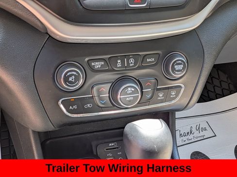 Used 2016 Jeep Cherokee Limited w/ Trailer Tow Group AWD/4WD image 23