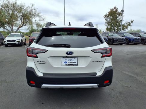 Used 2025 Subaru Outback Limited AWD/4WD image 12