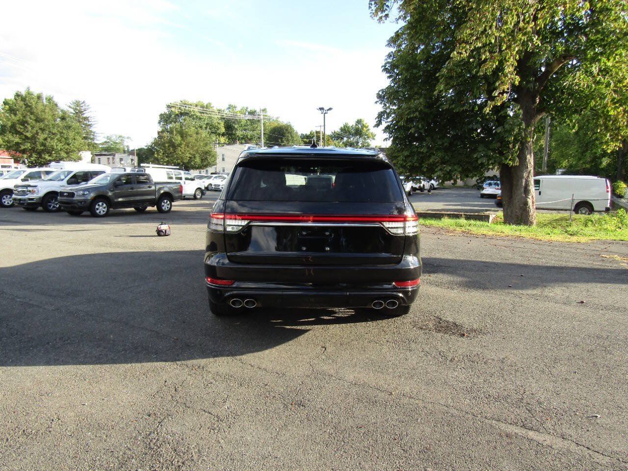 Used 2023 Lincoln Aviator Reserve w/ Equipment Group 201A AWD/4WD image 4